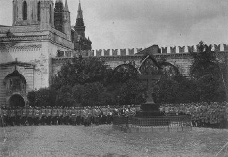 71. 1909 г. Панихида на месте убийства.jpg